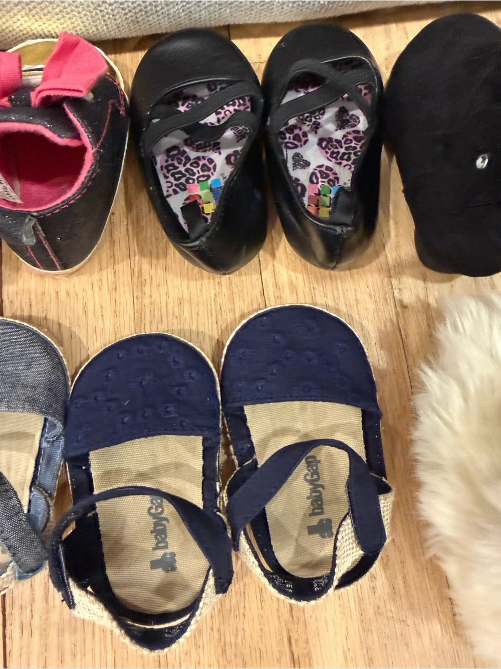 Assorted baby shoes - size 2 (3-6 mos)